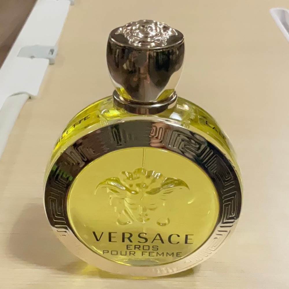 Versace Eros pour femme fragrance